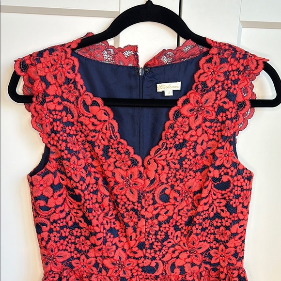 Shoshanna Sierra Red & Navy Lace Dres | Size 6 - Picture 4 of 8
